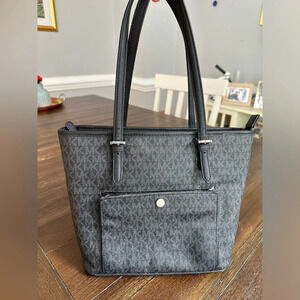 Michael Kors jet set tote bag